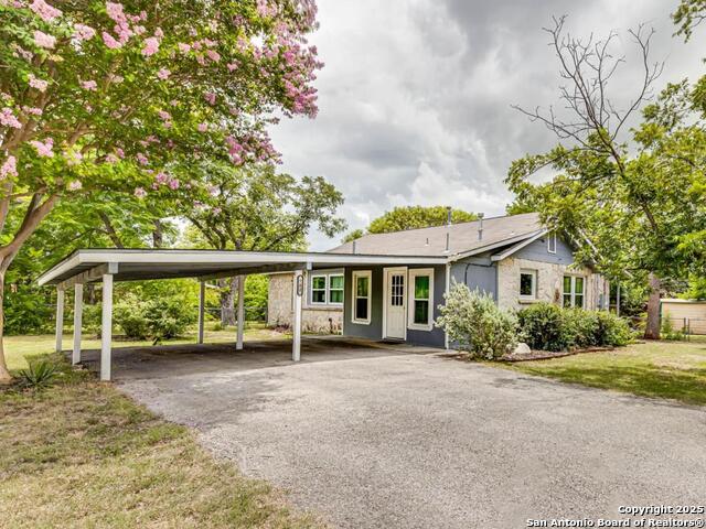 702 President Dr Property Photo 1