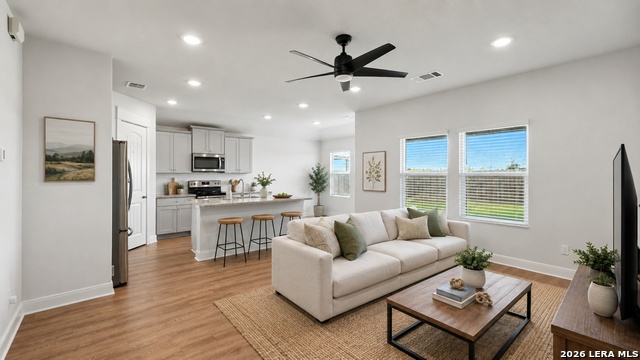 1046 Amble Oak