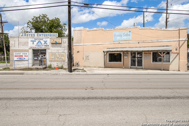 425 N Zarzamora Property Photo 6