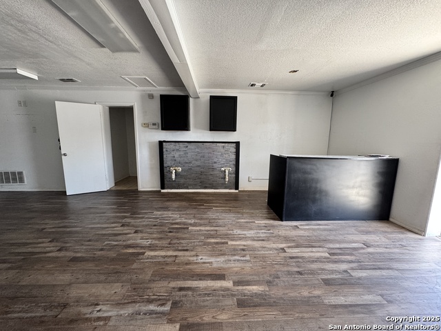 6617 S Flores Property Photo 4