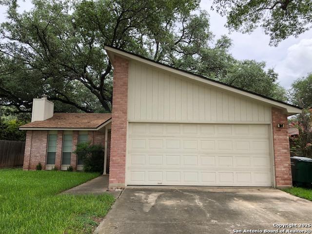2423 Moss Terr Property Photo 1