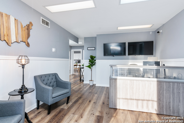 2023 Lockhill Selma Property Photo 5