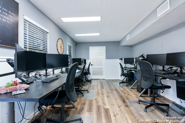 2023 Lockhill Selma Property Photo 8