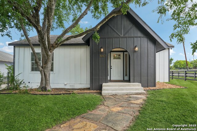 547 Rigsby Property Photo 1