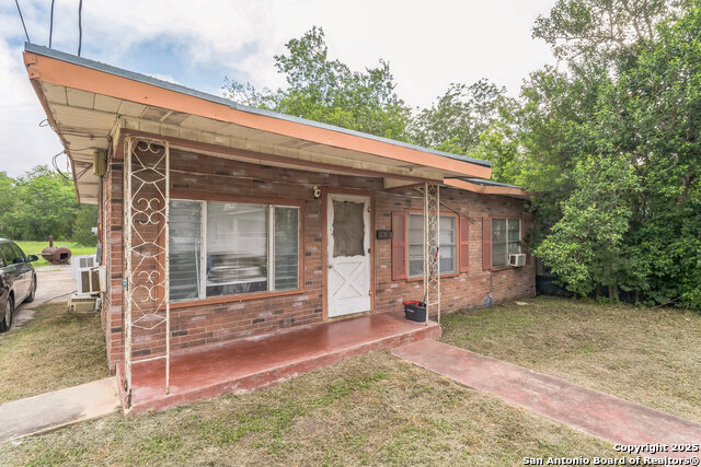 218 E Shelby Property Photo 1