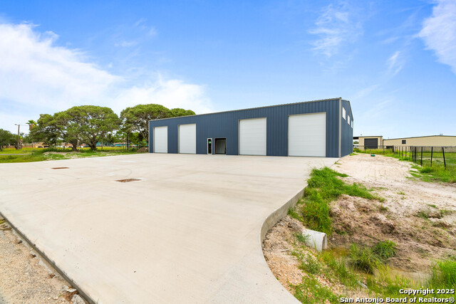 114 W First St Property Photo 2