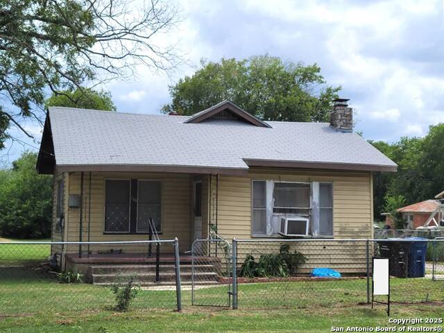 256 W Villaret Property Photo 1