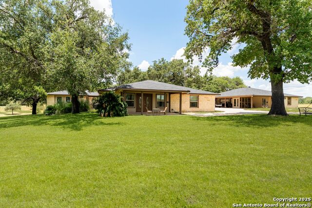 103 Misty Bend Property Photo 1