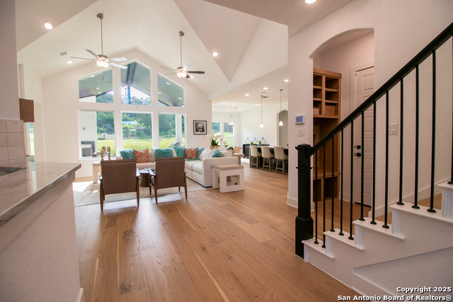 7302 Cresta Bulivar Property Photo 4