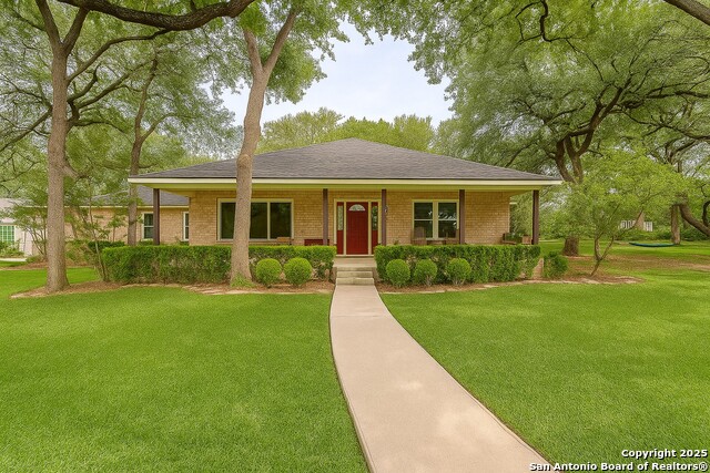 4104 Oak Property Photo 1