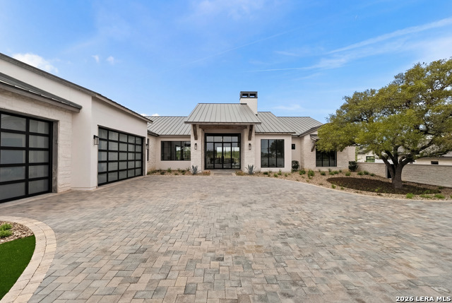 3672 Clubs Dr Property Photo 4