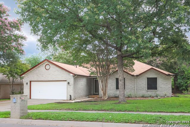 7438 Oak Marsh St. Property Photo 1