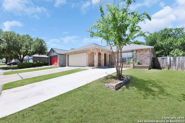 807 S Ellison Dr Property Photo 1