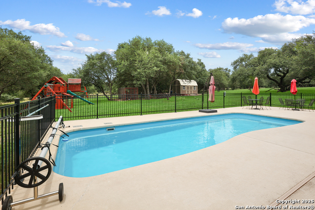 335 Mill Run Property Photo 5
