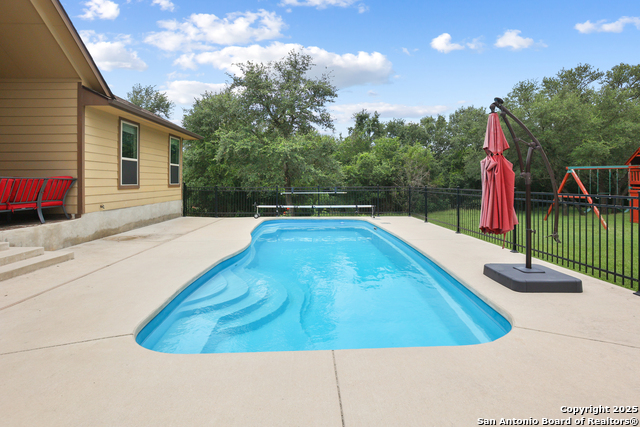 335 Mill Run Property Photo 6