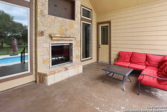 335 Mill Run Property Photo 8