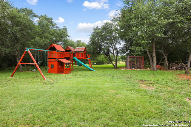 335 Mill Run Property Photo 9