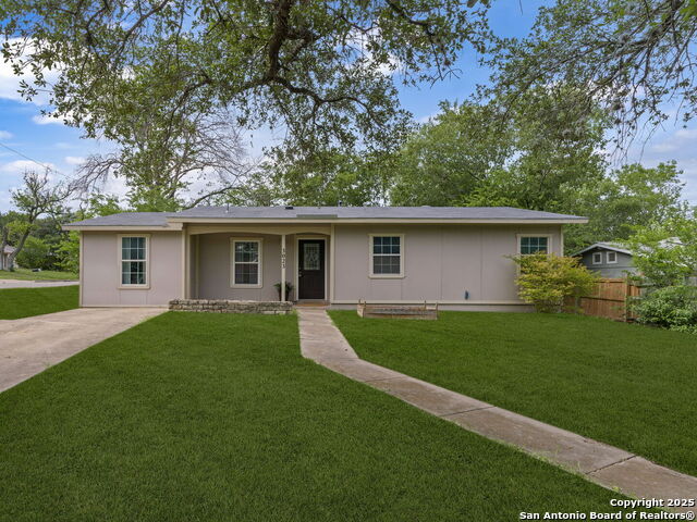 3023 Greenacres Dr Property Photo 1