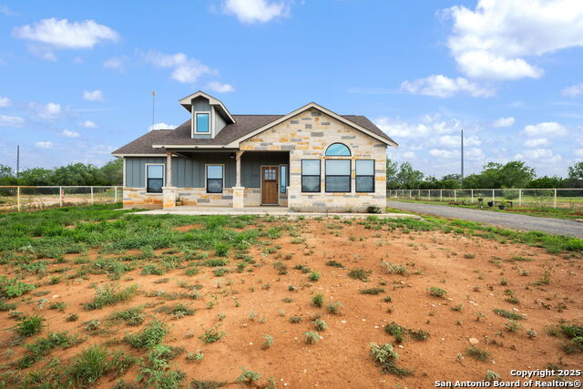 7306 tiff nicole Property Photo 1
