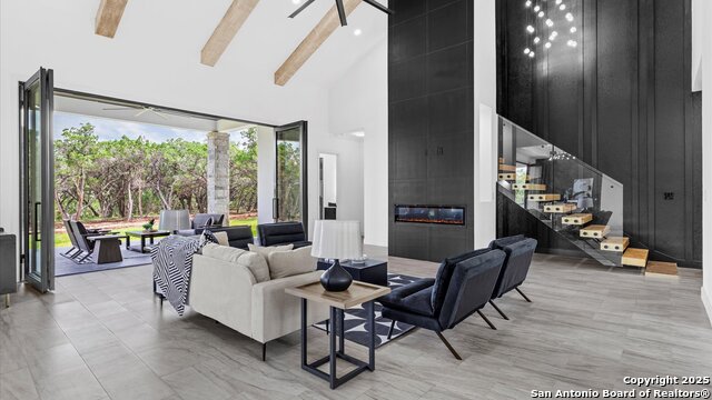 22327 Scenic Loop