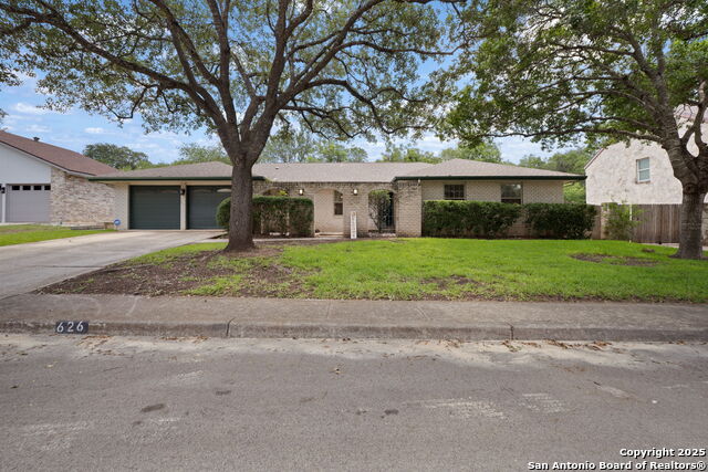 626 Many Oaks Property Photo 1