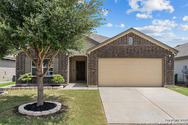 5527 Coral Vly Property Photo 1