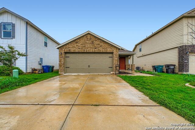 538 Retama Pass Property Photo 1