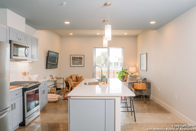 210 W Peden Property Photo 1