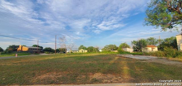 309 Leona Property Photo 1