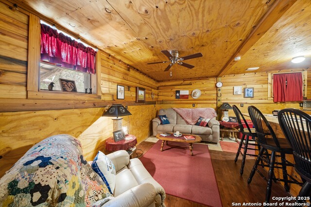 496 Cedarhill Dr. Property Photo 11