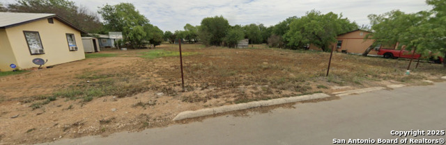 10 Willow St Property Photo 1