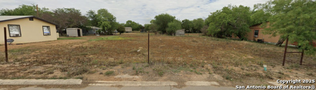10 Willow St Property Photo 4
