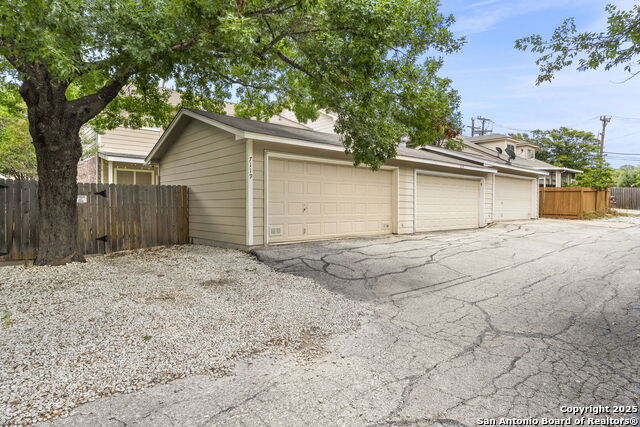 7119 Snowden Crst Property Photo 26