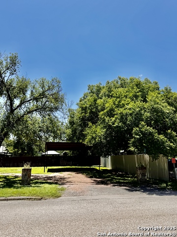 102 11th Property Photo 4