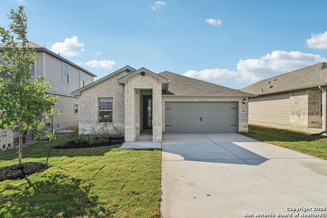 208 Dakota Ridge Property Photo 1