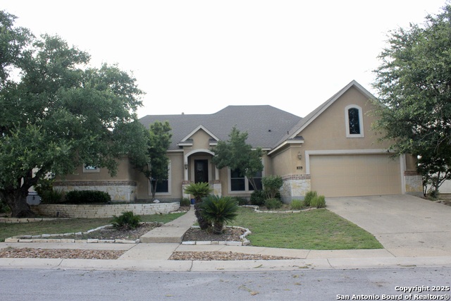 215 Evans Oak Property Photo 1
