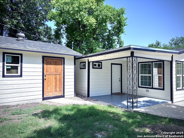202 Dawnview Property Photo 1