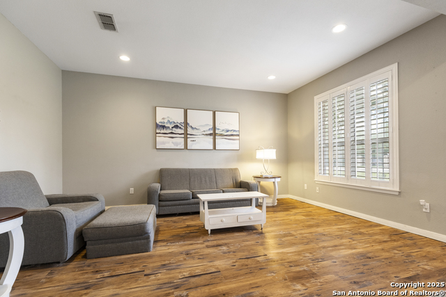 1732 Continental Property Photo 4