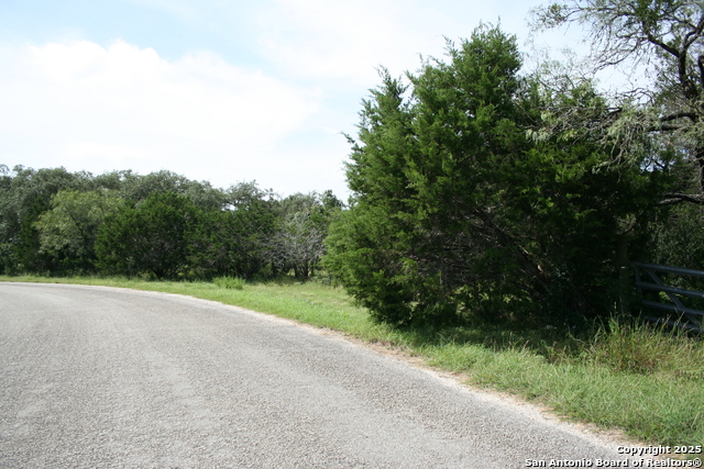 28028 Old Windmill Rd Property Photo 7