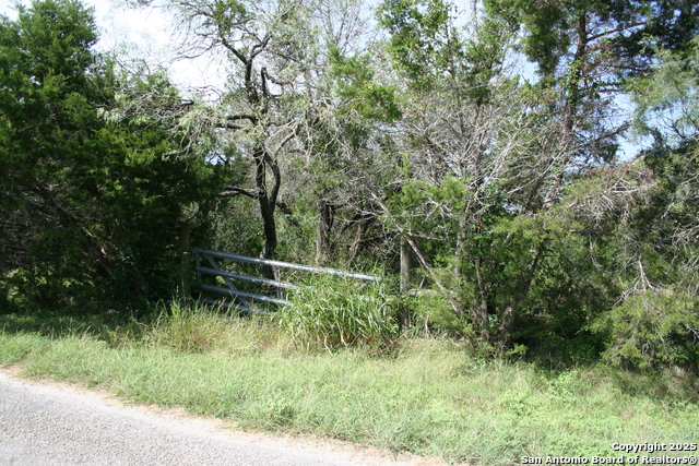 28028 Old Windmill Rd Property Photo 8