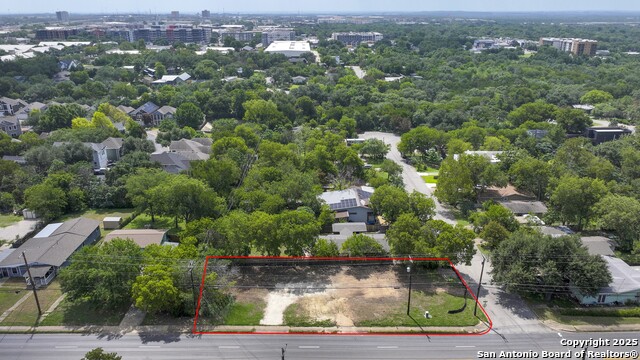 506 Clover Property Photo 3