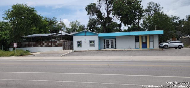 2909 N Saint Marys Property Photo 4