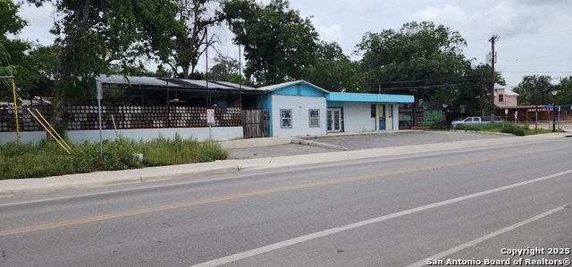 2909 N Saint Marys Property Photo 7