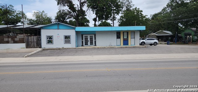 2909 N Saint Marys Property Photo 9