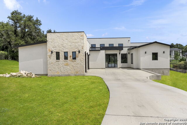 9847 Midsomer Pl Property Photo 2