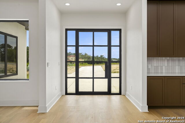 9847 Midsomer Pl Property Photo 4