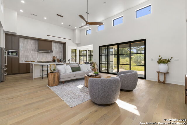9847 Midsomer Pl Property Photo 8