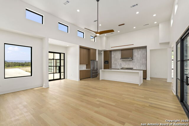 9847 Midsomer Pl Property Photo 12
