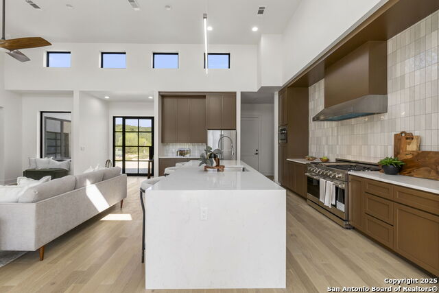 9847 Midsomer Pl Property Photo 17