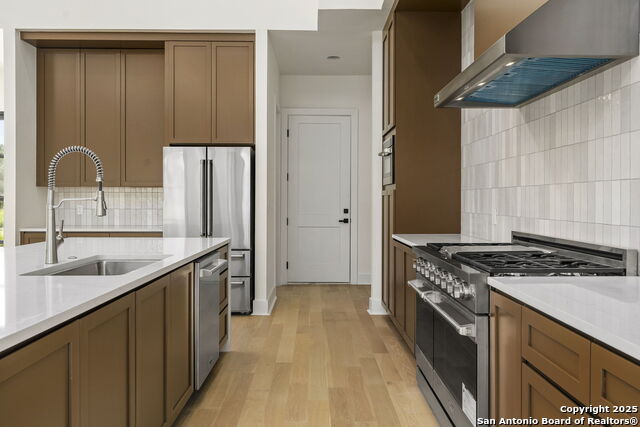9847 Midsomer Pl Property Photo 18